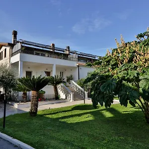 https://il-giardino-di-stella.it-romehotels.com